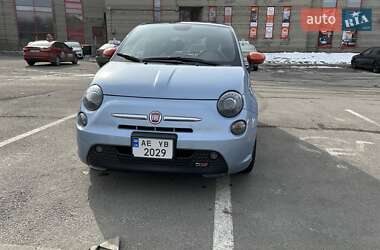 Хэтчбек Fiat 500e 2014 в 