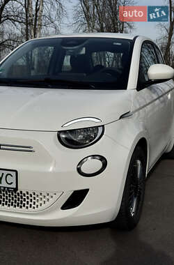 Хэтчбек Fiat 500e 2022 в 