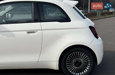 Хэтчбек Fiat 500e 2022 в 