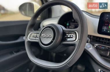 Хэтчбек Fiat 500e 2022 в 