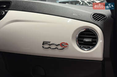 Хэтчбек Fiat 500e 2014 в 