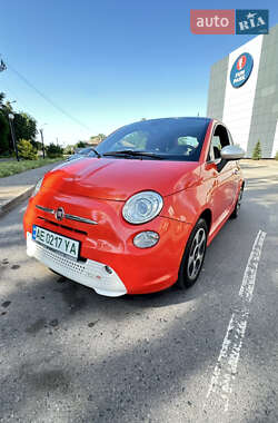 Хэтчбек Fiat 500e 2015 в 