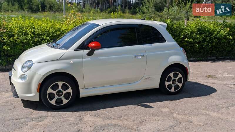Хэтчбек Fiat 500e 2015 в 
