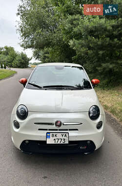 Хэтчбек Fiat 500e 2015 в 