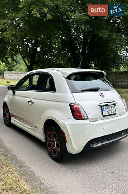 Хэтчбек Fiat 500e 2015 в 
