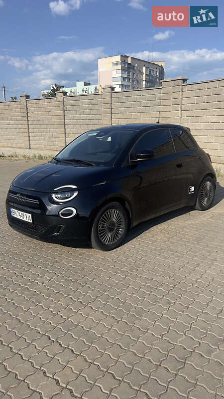 Хэтчбек Fiat 500e 2021 в Черноморске