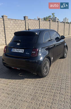 Хэтчбек Fiat 500e 2021 в 
