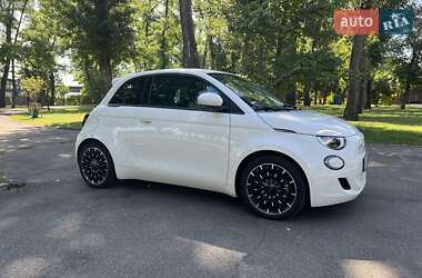 Хэтчбек Fiat 500e 2021 в 