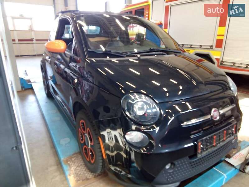 Хетчбек Fiat 500e 2015 в 