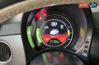 Хэтчбек Fiat 500e 2016 в 
