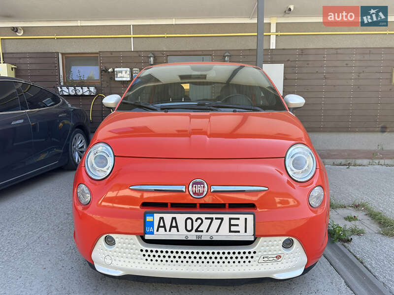 Хэтчбек Fiat 500e 2015 в Киеве