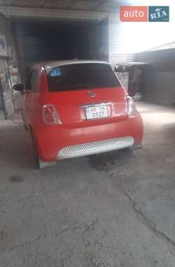 Хэтчбек Fiat 500e 2015 в 