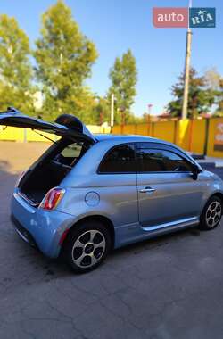 Хэтчбек Fiat 500e 2014 в 