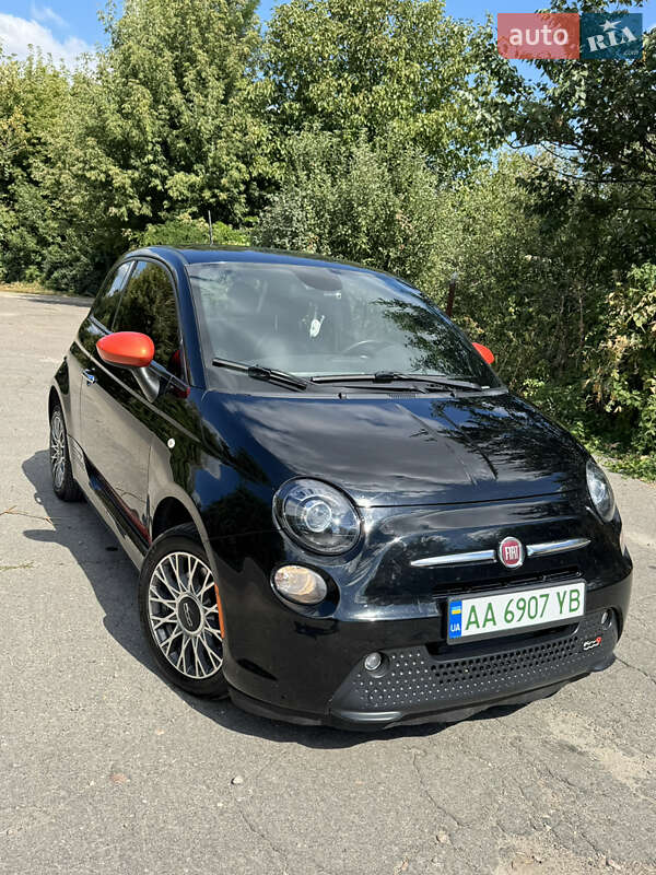 Хэтчбек Fiat 500e 2013 в 