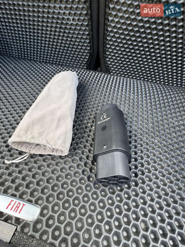 Хэтчбек Fiat 500e 2013 в Киеве