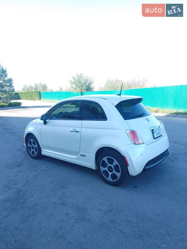 Хэтчбек Fiat 500e 2014 в Киеве