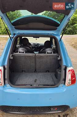 Хэтчбек Fiat 500e 2015 в 
