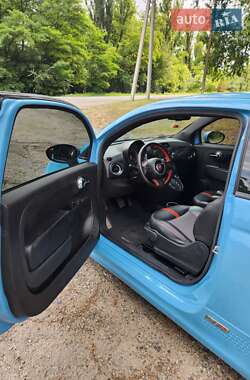 Хэтчбек Fiat 500e 2015 в 