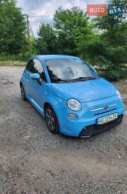 Хэтчбек Fiat 500e 2015 в 