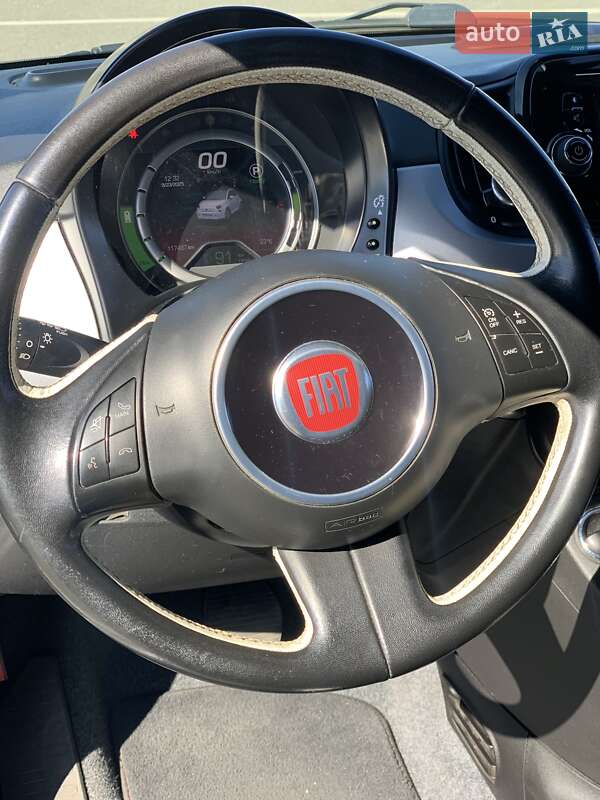 Хэтчбек Fiat 500e 2016 в Киеве