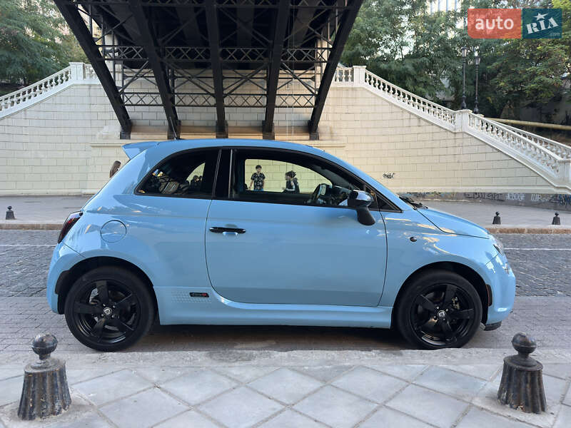 Хэтчбек Fiat 500e 2016 в Одессе фото 2 Хэтчбек Fiat 500e 2016 в Одессе