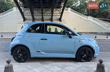 Хэтчбек Fiat 500e 2016 в 