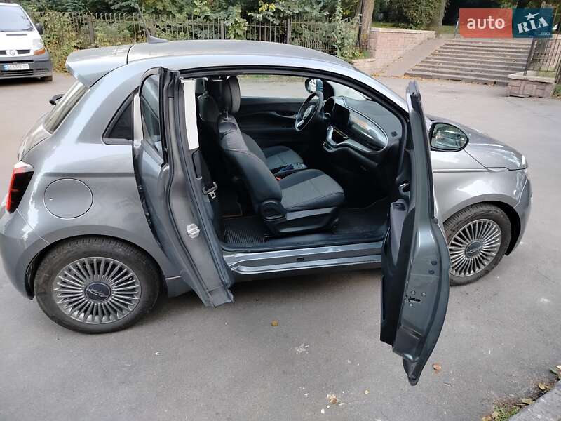 Универсал Fiat 500e 2021 в 
