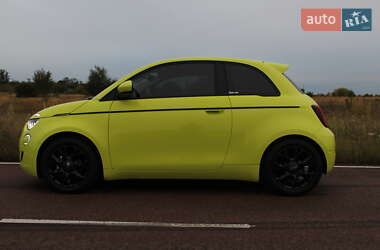 Хэтчбек Fiat 500e 2024 в 