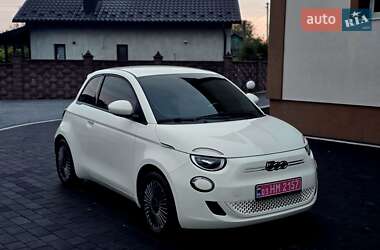 Хетчбек Fiat 500e 2023 в 