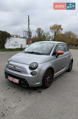Хэтчбек Fiat 500e 2015 в 