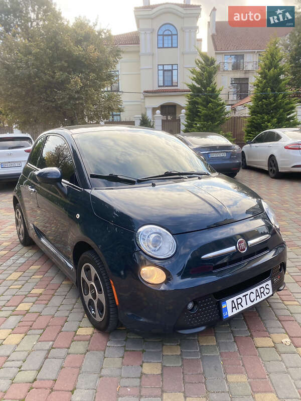 Хетчбек Fiat 500e 2016 в  фото Хетчбек Fiat 500e 2016 в
