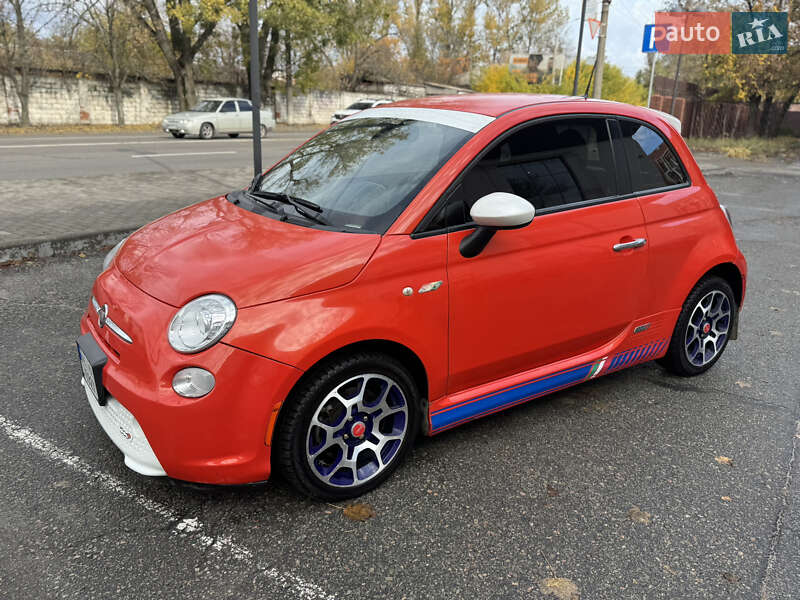 Хетчбек Fiat 500e 2015 в Дніпрі