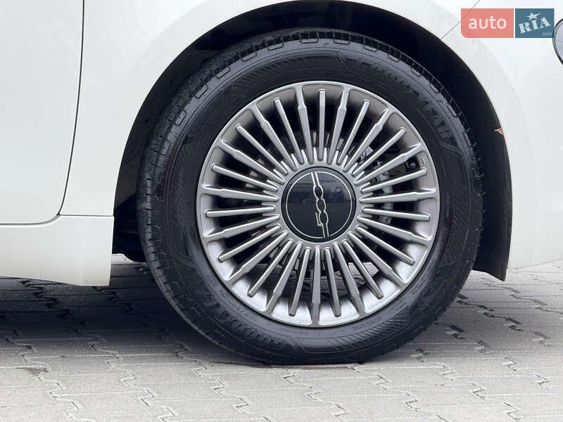 Хетчбек Fiat 500e 2023 в Тернополі