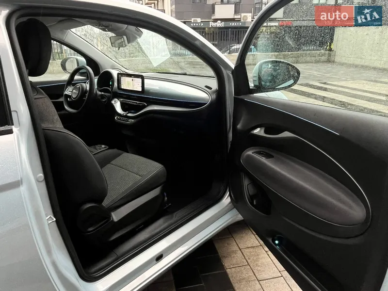 Fiat 500e 2021 VIN ZFAEFAC47NX048156 фото оголошення 9 з 41