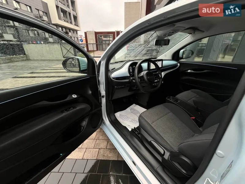 Fiat 500e 2021 VIN ZFAEFAC47NX048156 фото оголошення 12 з 41