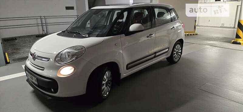 Хетчбек Fiat 500L 2015 в Чернівцях