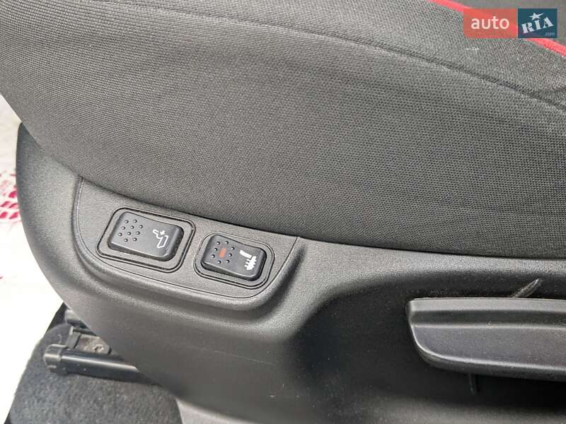 Хэтчбек Fiat 500L 2015 в Киеве