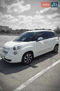 Хэтчбек Fiat 500L 2013 в 
