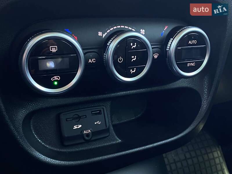 Хетчбек Fiat 500L 2013 в Києві
