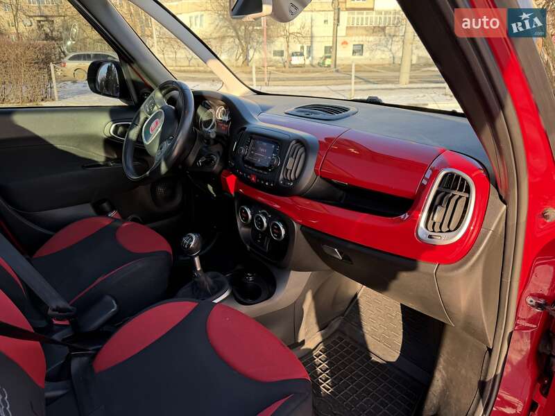 Хэтчбек Fiat 500L 2012 в Черновцах