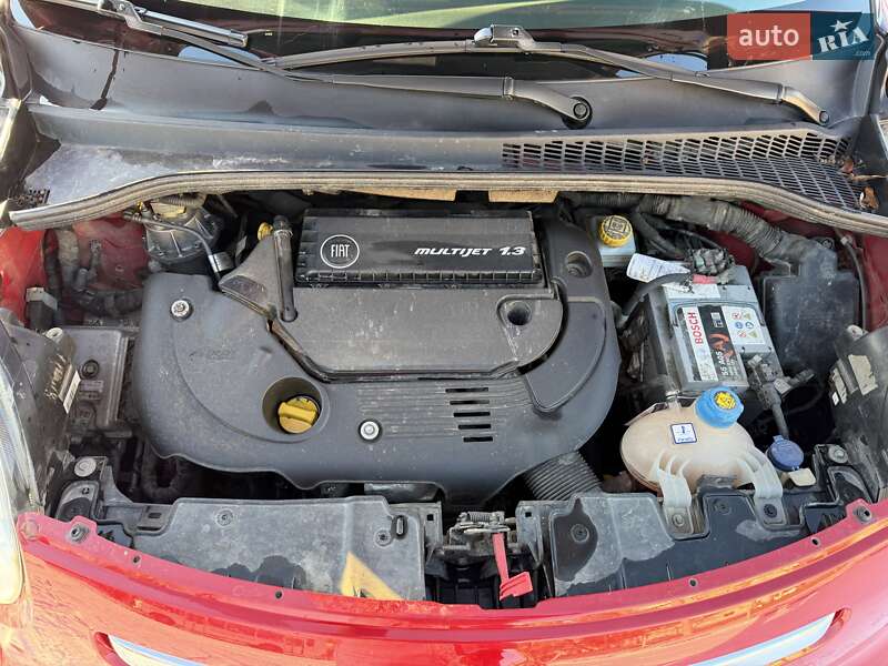 Хэтчбек Fiat 500L 2012 в Черновцах