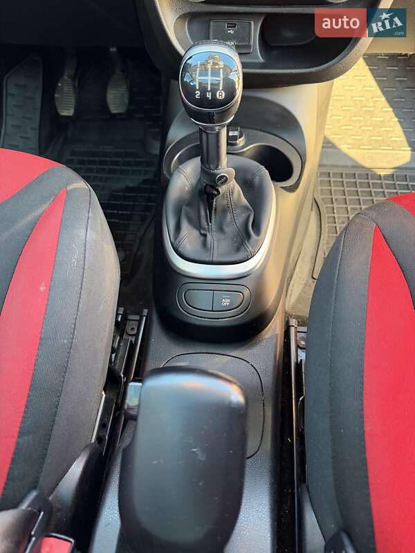 Хэтчбек Fiat 500L 2012 в Черновцах