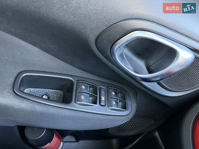 Хэтчбек Fiat 500L 2012 в Черновцах