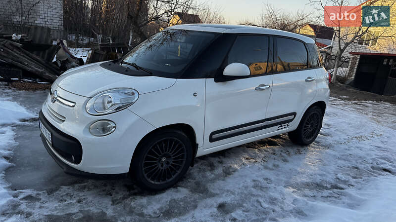 Хэтчбек Fiat 500L 2012 в Каневе