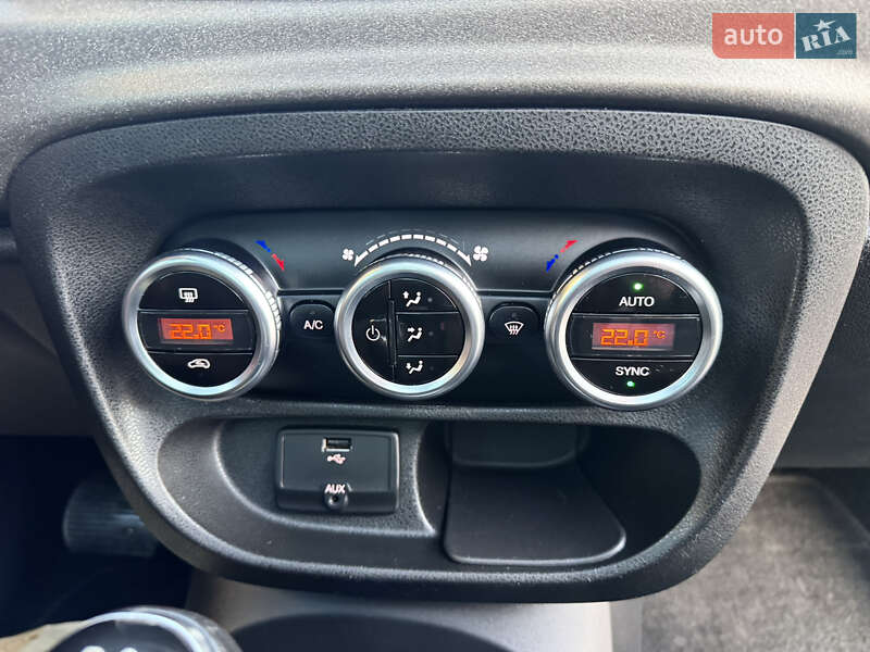 Хетчбек Fiat 500L 2015 в Києві фото 12 Хетчбек Fiat 500L 2015 в Києві