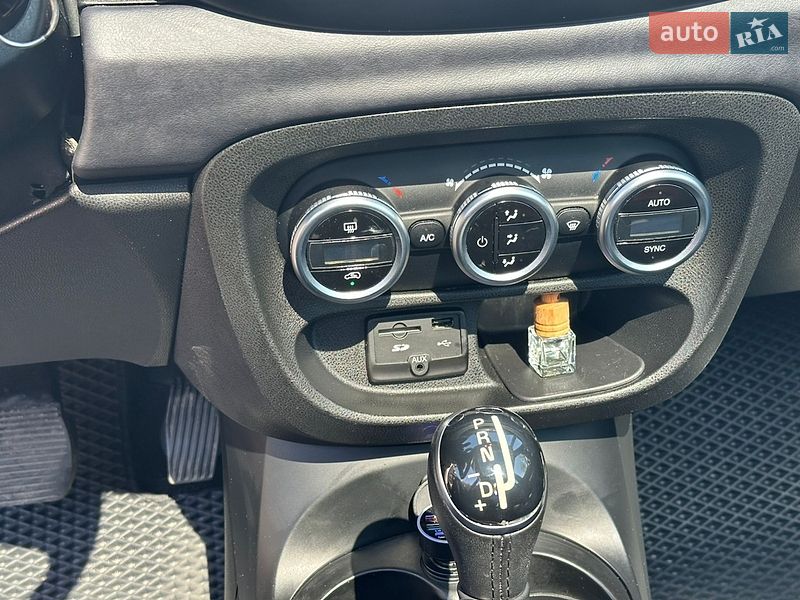 Хэтчбек Fiat 500L 2013 в Киеве