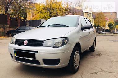 Седан Fiat Albea 2010 в Ровно