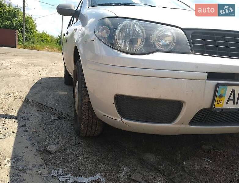 Седан Fiat Albea 2010 в Вишневом
