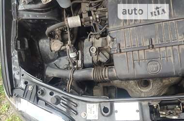 Седан Fiat Albea 2011 в 