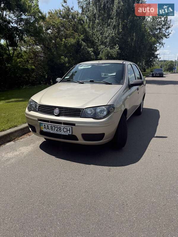 Седан Fiat Albea 2010 в 